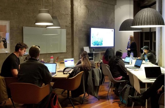 Urban Cycling Essentials: Ride Safely & Stylishly in the Cit